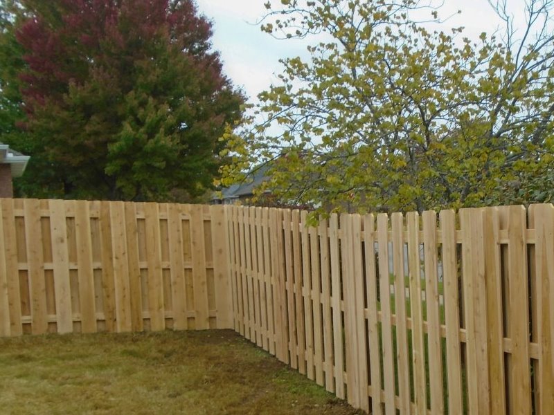 Wood fence features popular with Springfield Missouri homeowners