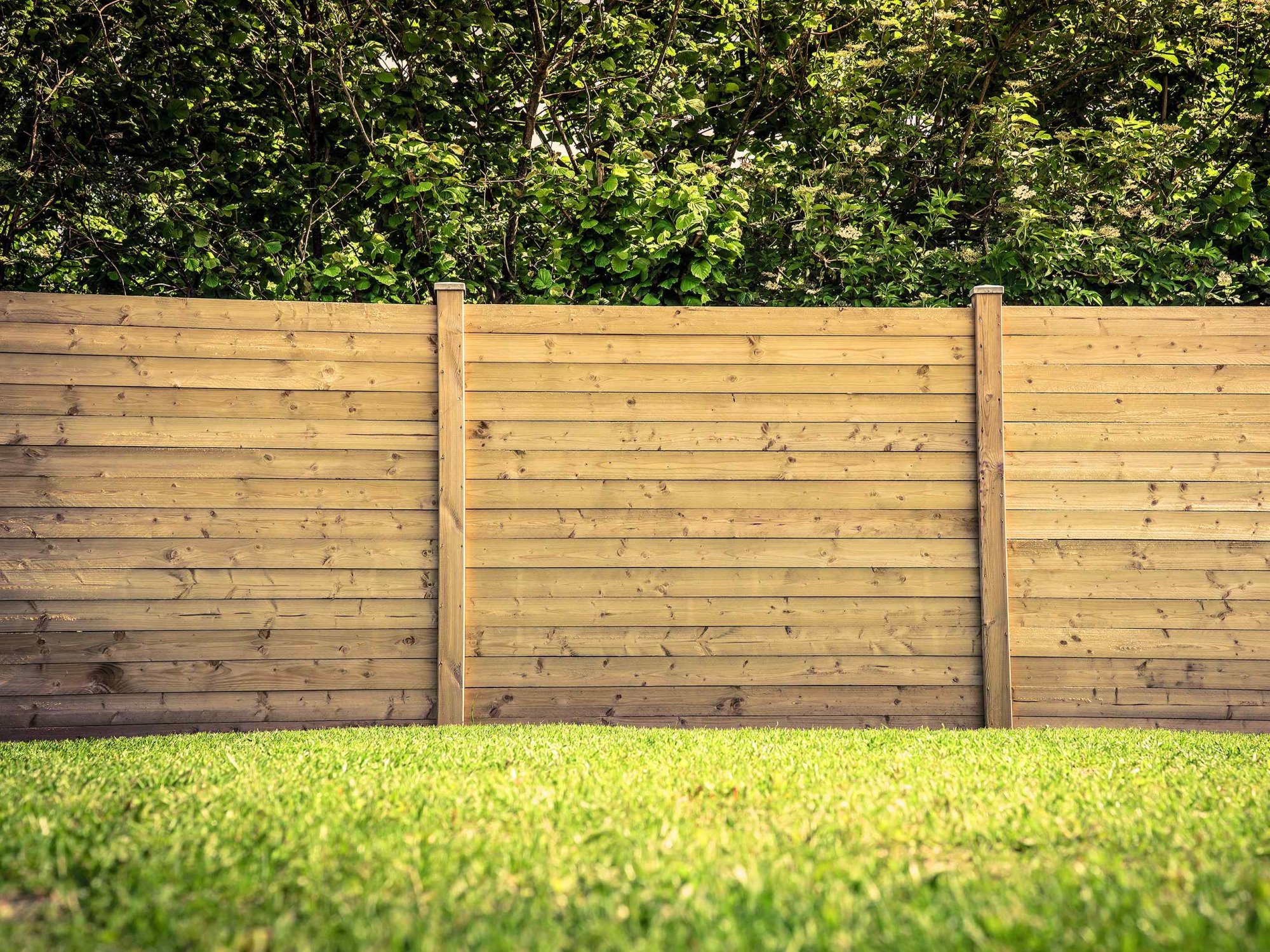 Nixa MO horizontal style wood fence